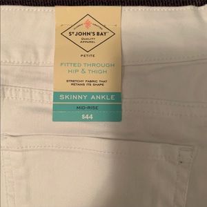 St John’s Bay skinny ankle stretch